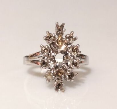 Monture de bague marquise en or gris, pour...