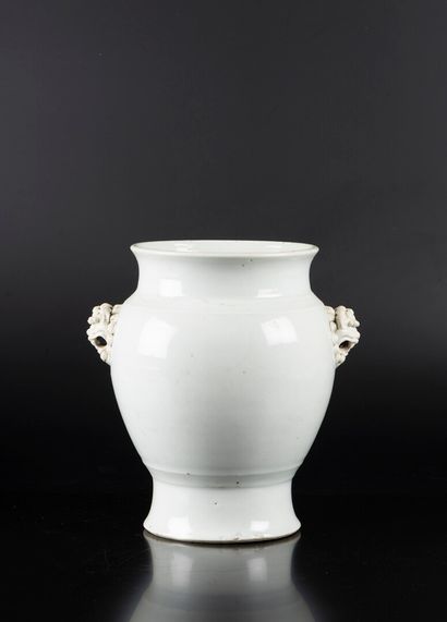CHINE - XVIIIe siècle

Vase balustre à haut...