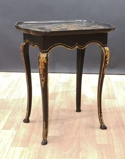 Petite table dite 