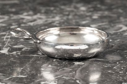 Petite tasse à vin en argent uni et anse...