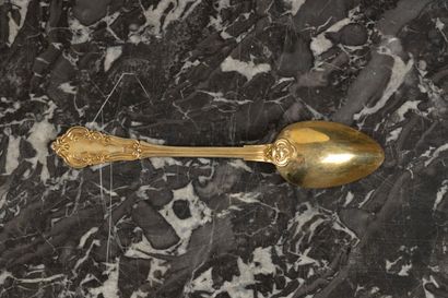 Service à thé en vermeil à décor d'agrafes:...