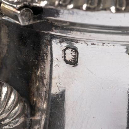 Petite verseuse balustre marabout en argent...
