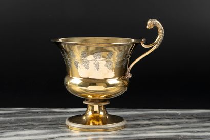 Tasse à déjeuner sur piédouche et sa soucoupe...