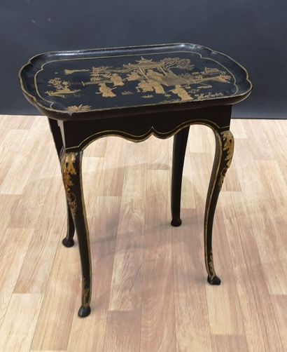 Petite table dite 