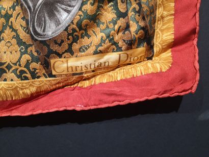 DIOR. Carré en soie, modèle 