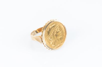 Bague en or sertie d'une monnaie en or: 20...