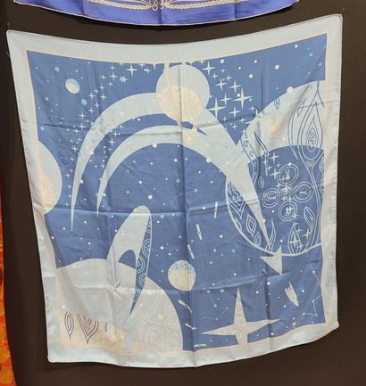Ensemble de foulards:

- BIANCHINI. Carré...