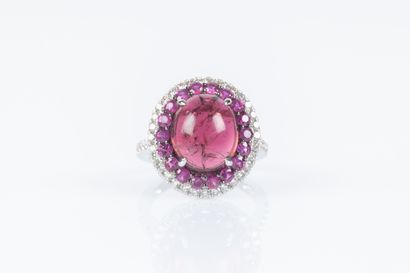 Bague en or blanc sertie d'une tourmaline...