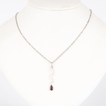 Pendentif en or blanc serti d'une tourmaline...