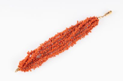 Bracelet en corail à 6 rangs, fermoir en...