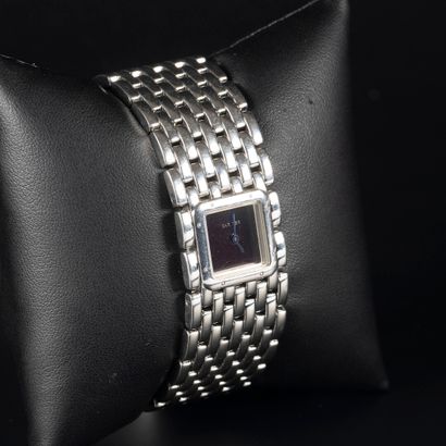 CARTIER. Montre de dame en acier, modèle...