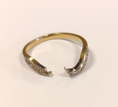Monture de bague en or et petits diamants...
