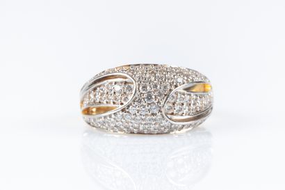 Bague jonc en or de deux tons sertie de diamants...