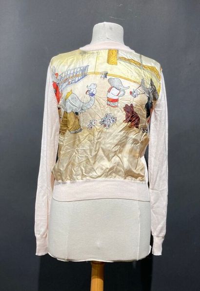 LANVIN. Pull col rond en laine rose pâle...
