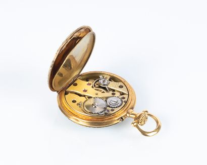 Montre de col en or uni, le cache-poussière...