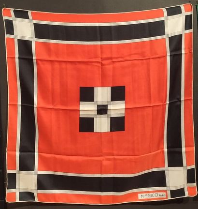 Ensemble de 3 foulards dont :

- PIERRE CARDIN....