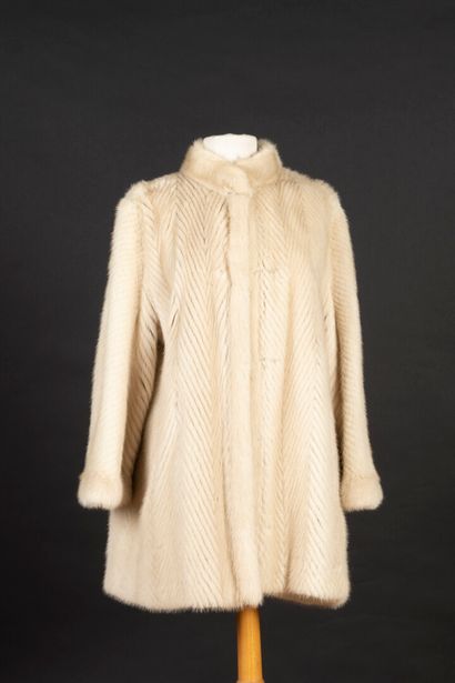 Manteau en fourrure de vison blanche, poche...