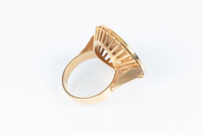 Bague en or sertie d'une monnaie en or: 20...