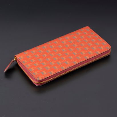MOYNAT. Portefeuille textile enduit monogrammé...