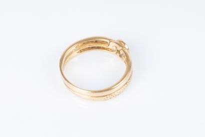 Bague croisée en or sertie d'un diamant taille...