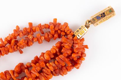 Bracelet en corail à 6 rangs, fermoir en...