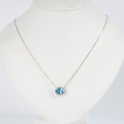 Collier maille forçat en or blanc serti d'une...