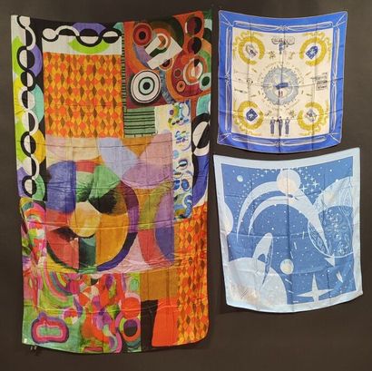 Ensemble de foulards:

- BIANCHINI. Carré...