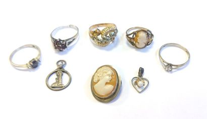 Bague mouvementée en or de deux tons, années...