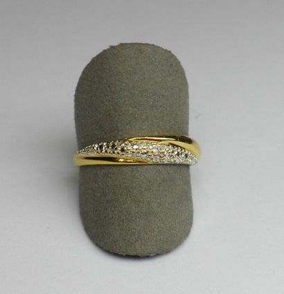 Bague en or de deux tons. Or 1,71. TDD 5...