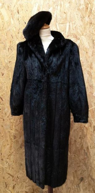 Manteau long de vison dark, T. 40-42. On...