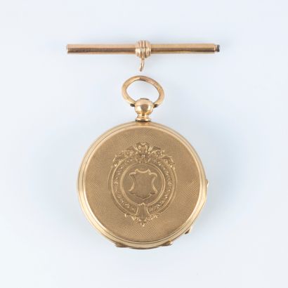 Montre de col en or guilloché, le cache-poussière...