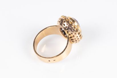 Importante bague en or sertie d'une améthyste...