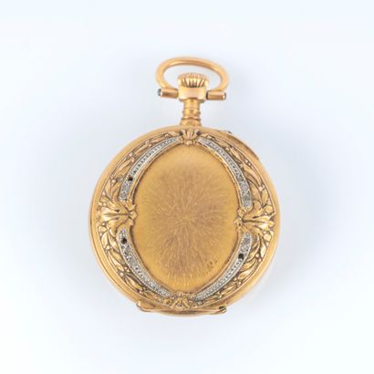 Montre de col en or de deux tons, ornée de...