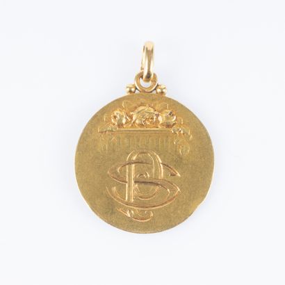 Médaille en or: saint Michel. Signée Becker...