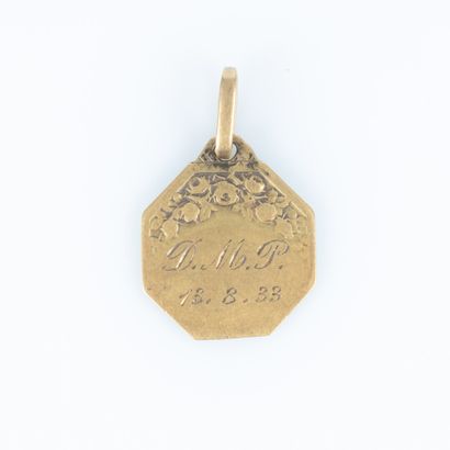Médaille de la vierge en or. Haut. 1,5 cm...