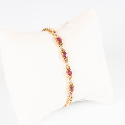 Bracelet en or de deux tons maille coeurs,...