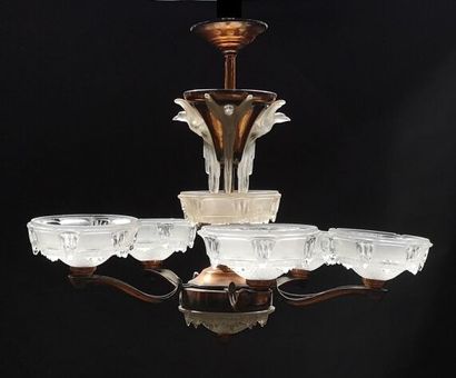 EZAN France

Lustre à 5 lumières en cuivre,...