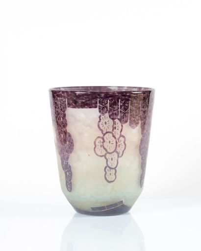 SCHNEIDER. Glass vase, decoration 