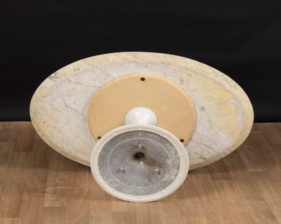 Eero SAARINEN (1910-1961) & KNOLL 
Oval coffee...