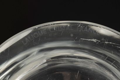 LALIQUE France
Crystal vase with frosted...