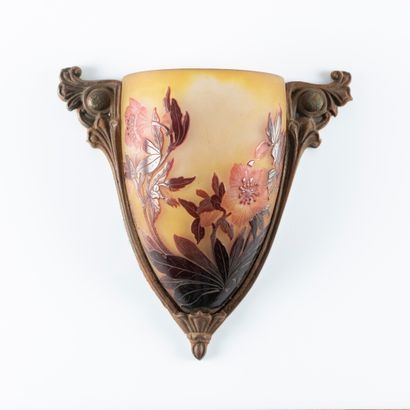 GALLE
Wall lamp out of multi-layer glass...