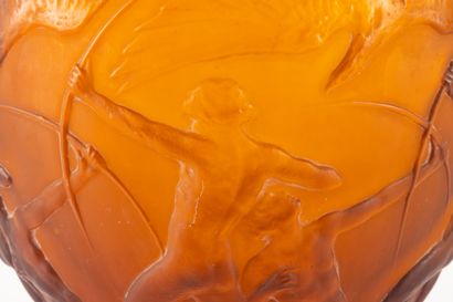 René LALIQUE. Vase 