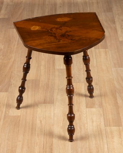 GALLE (in the taste of)
Small tripod table,...