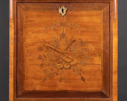 Petit secrétaire de dame en marqueterie aux...