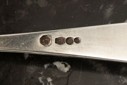 Lot : 
- une louche à crème en argent. Pays-Bas,...