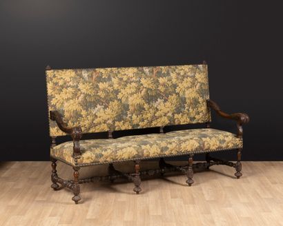 Grande banquette en bois tourné et sculpté,...