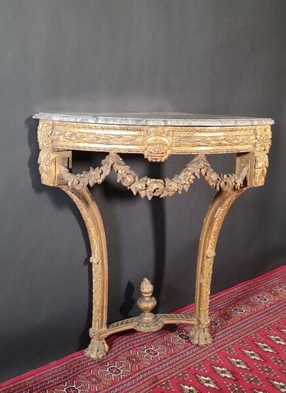Corner console in wood and gilded stucco...