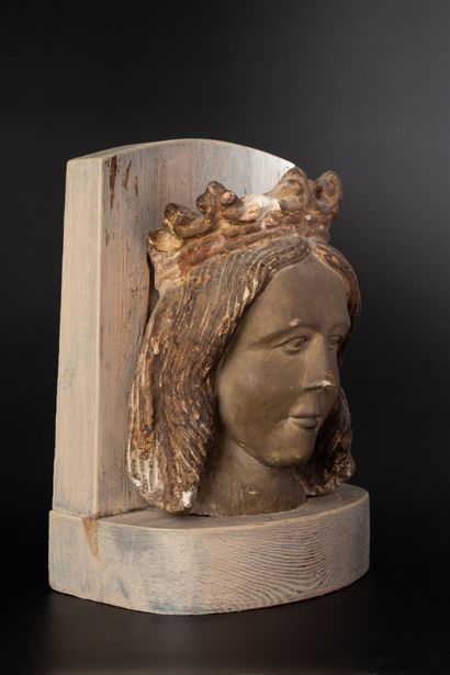 Tête de Vierge ou de Sainte couronnée en...