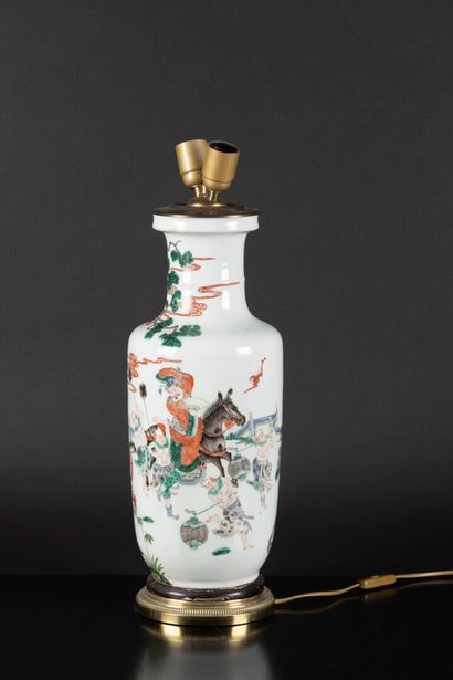 CHINE - Vers 1900
Important vase en porcelaine...