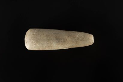 Polished axe with flattened heel
Grey stone....